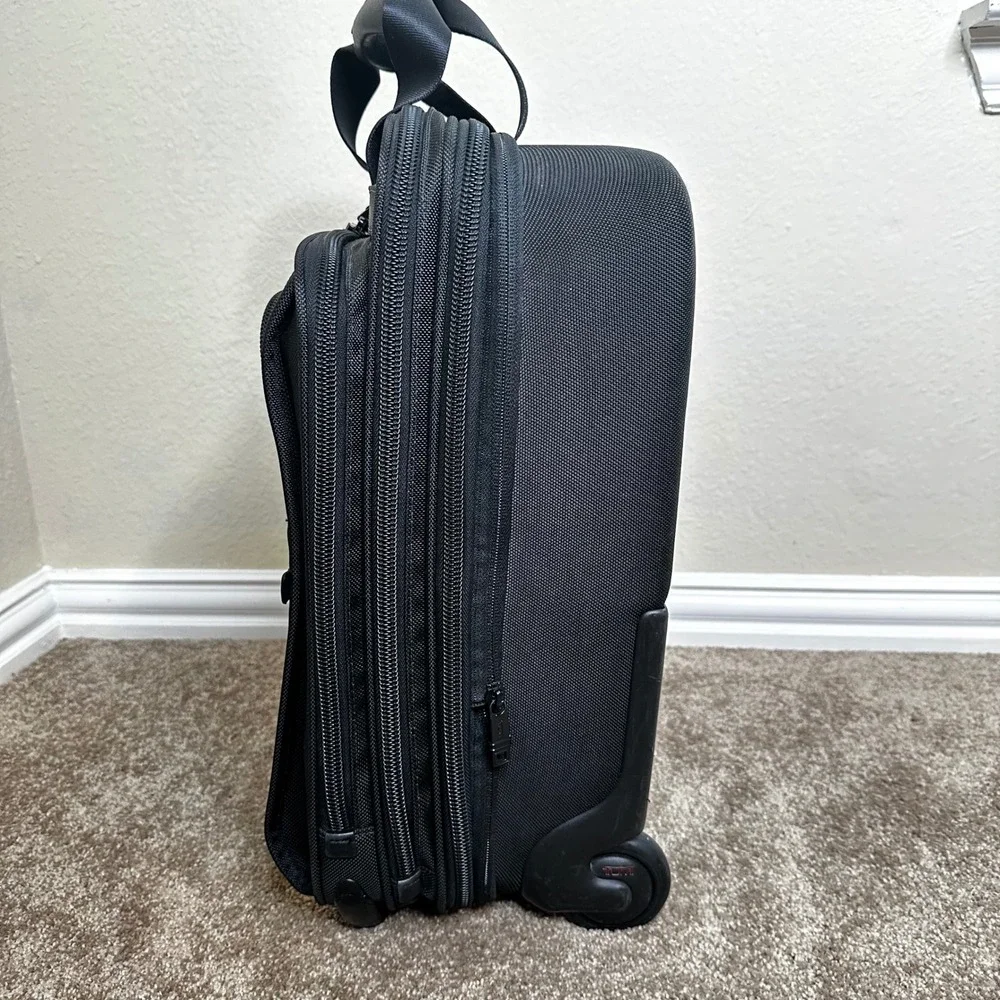 TUMI Alpha Black Ballistic Nylon Office Expandable Carry-On Roller Bag 26126DH